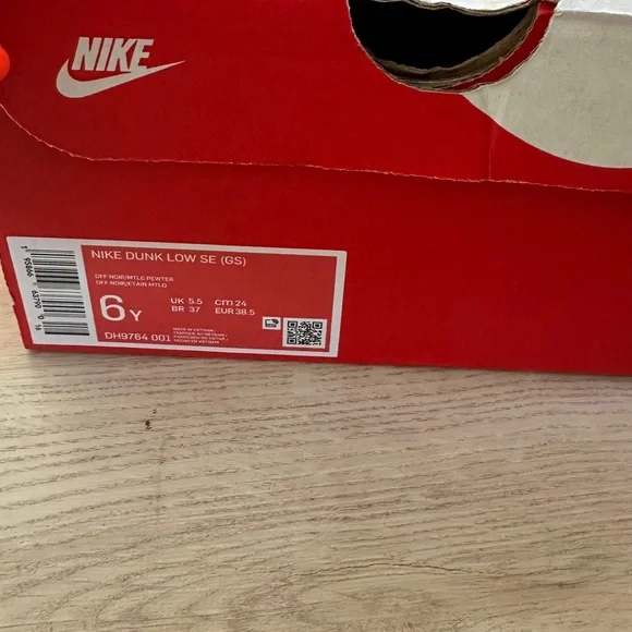 Nike Dunk Low SE - Picture 6 of 6